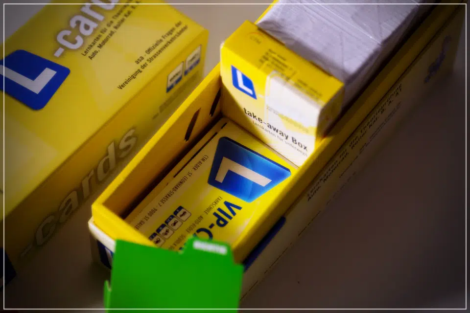 Żółte opakowanie produktowe — ujęcie 8